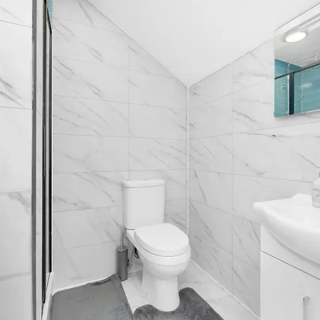 Waterside 4 Bed Apartment Londres Extérieur photo