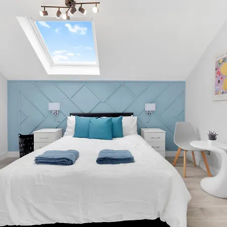 Waterside 4 Bed Apartment Londres Extérieur photo